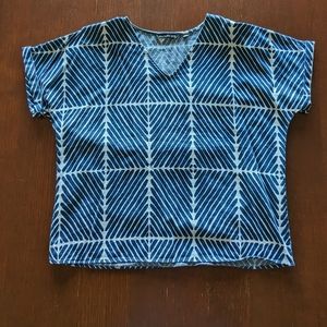Marimekko x Uniqlo box shirt size XS. NWOT